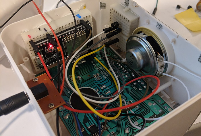 Noise machine with a custom circuit driven by an ESP32 installed
