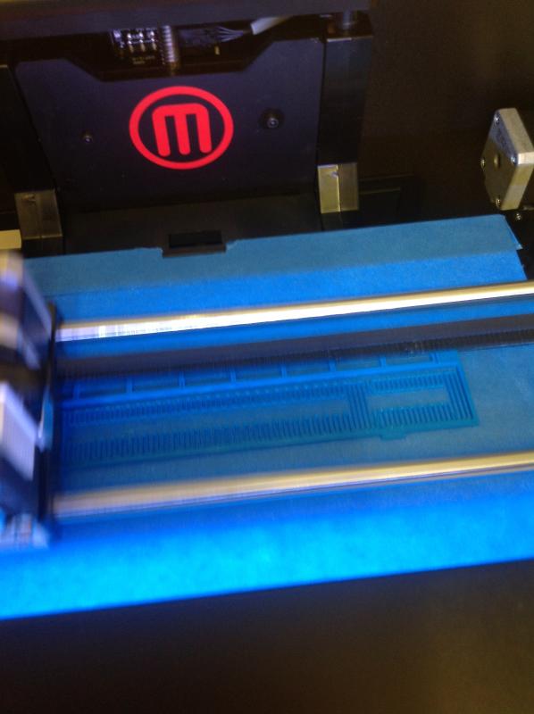 Makerbot 2  printing Marantz 2220B light housing again
