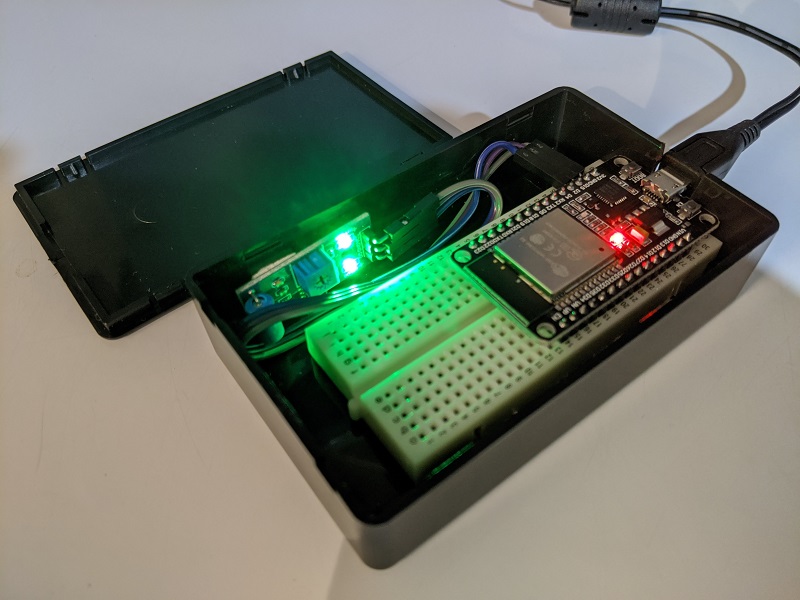 NodeMCU board with SW-420 vibration sensor attached