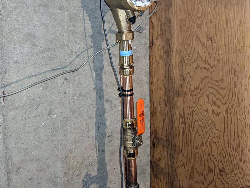 Shutoff valve and water meter together