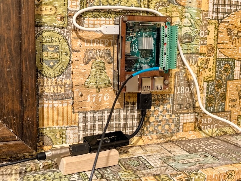 Raspberry Pi 2 with a fixed ground wire